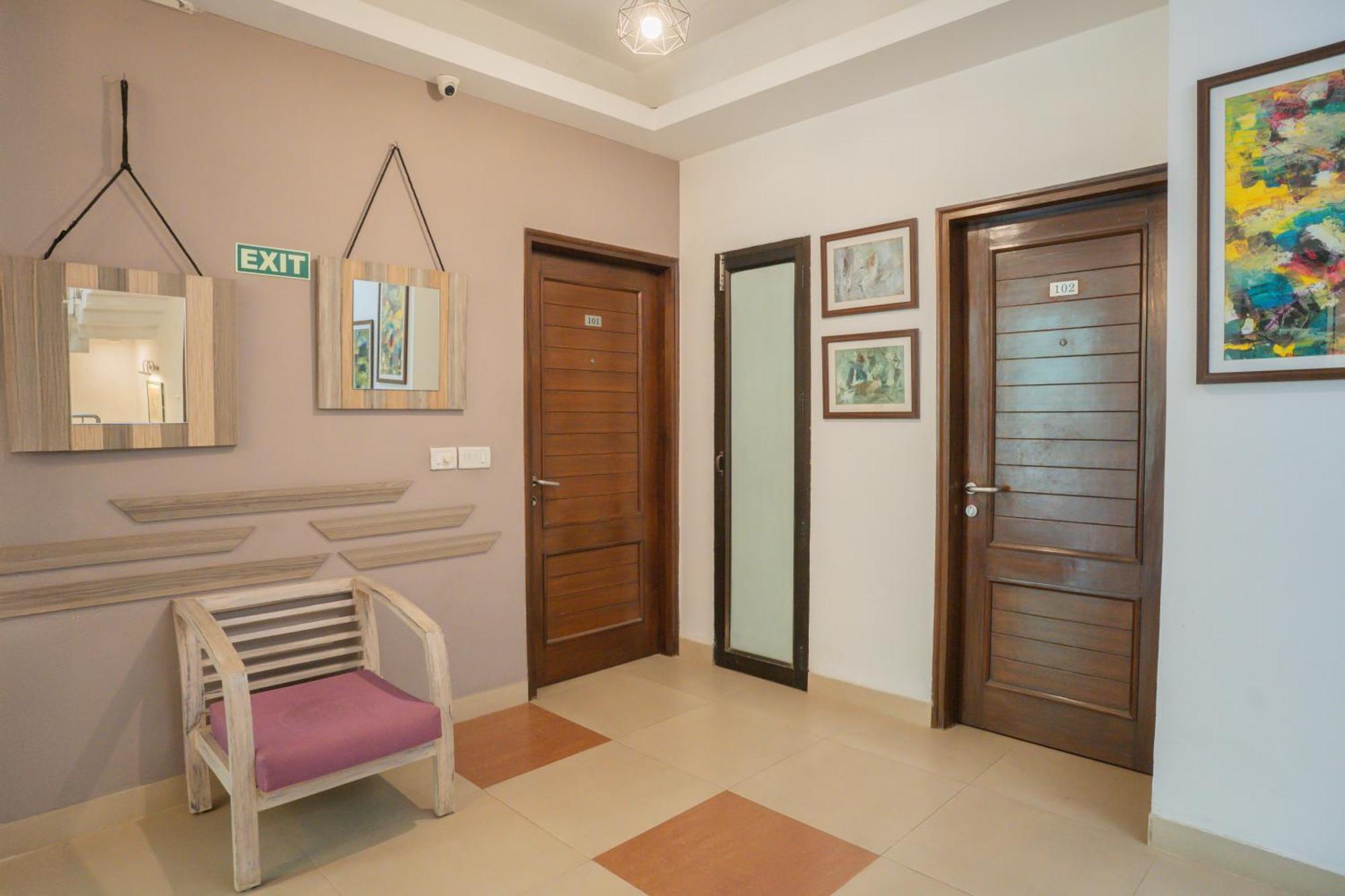Ahuja Residency Parklane Hotel Gurgaon Buitenkant foto